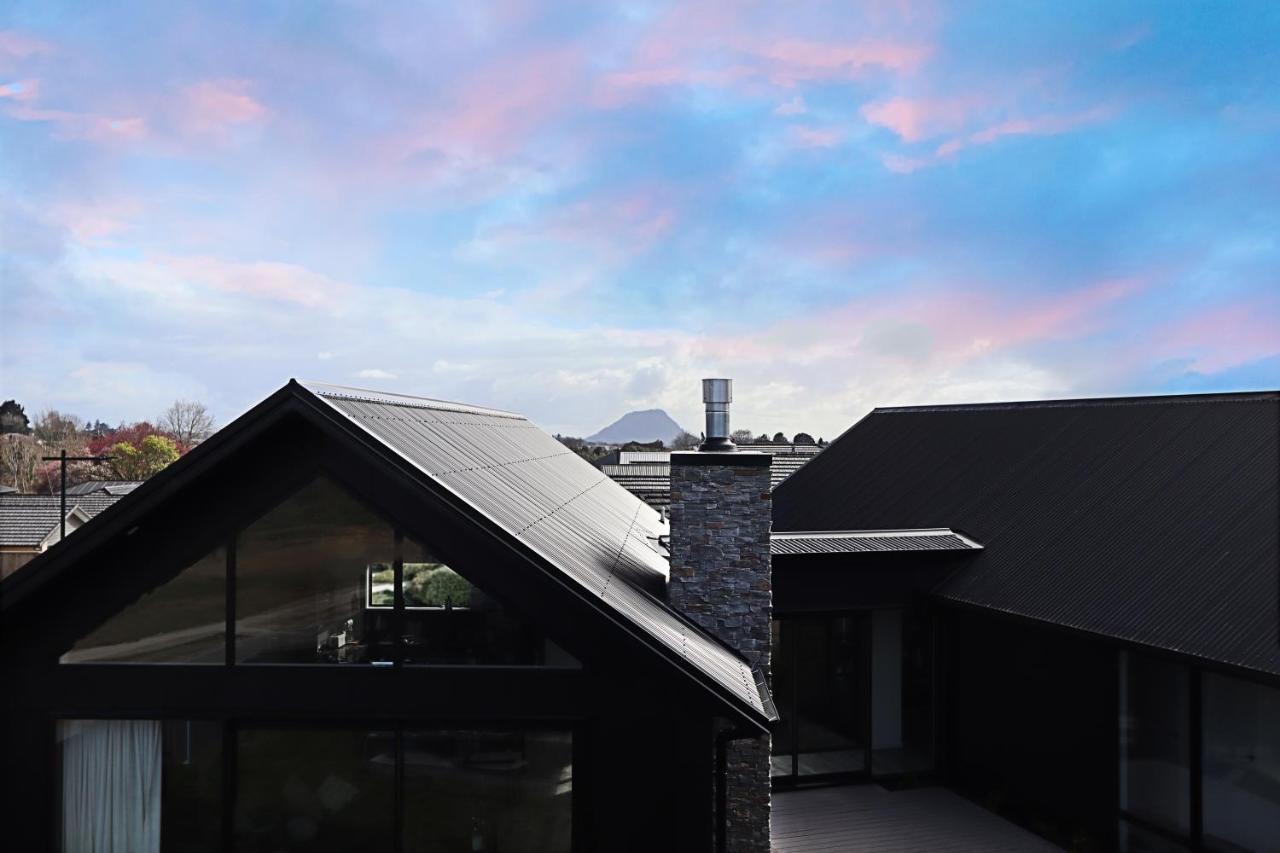 Hillbrook - A Luxurious Guesthouse Ohauiti エクステリア 写真