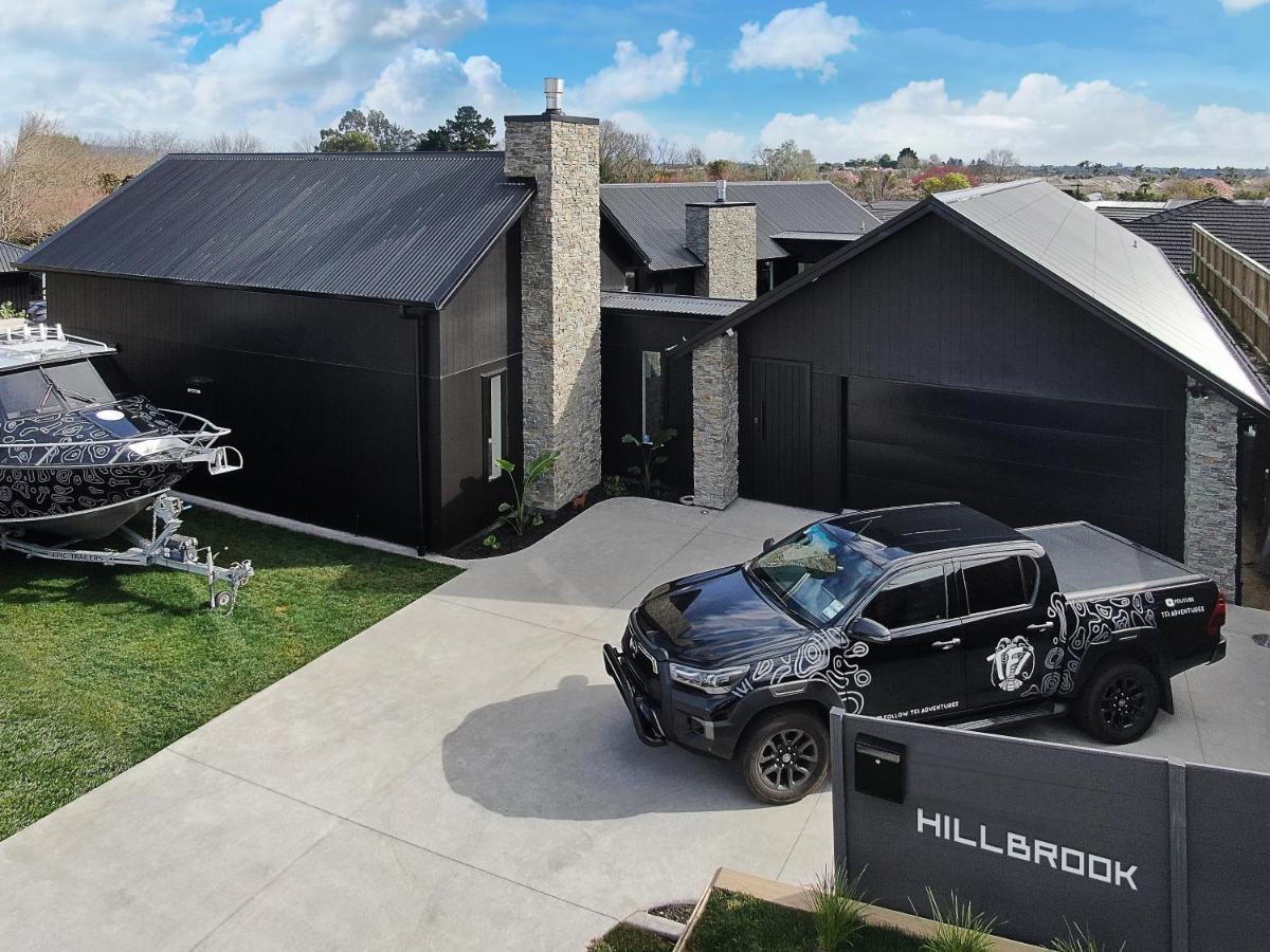 Hillbrook - A Luxurious Guesthouse Ohauiti エクステリア 写真